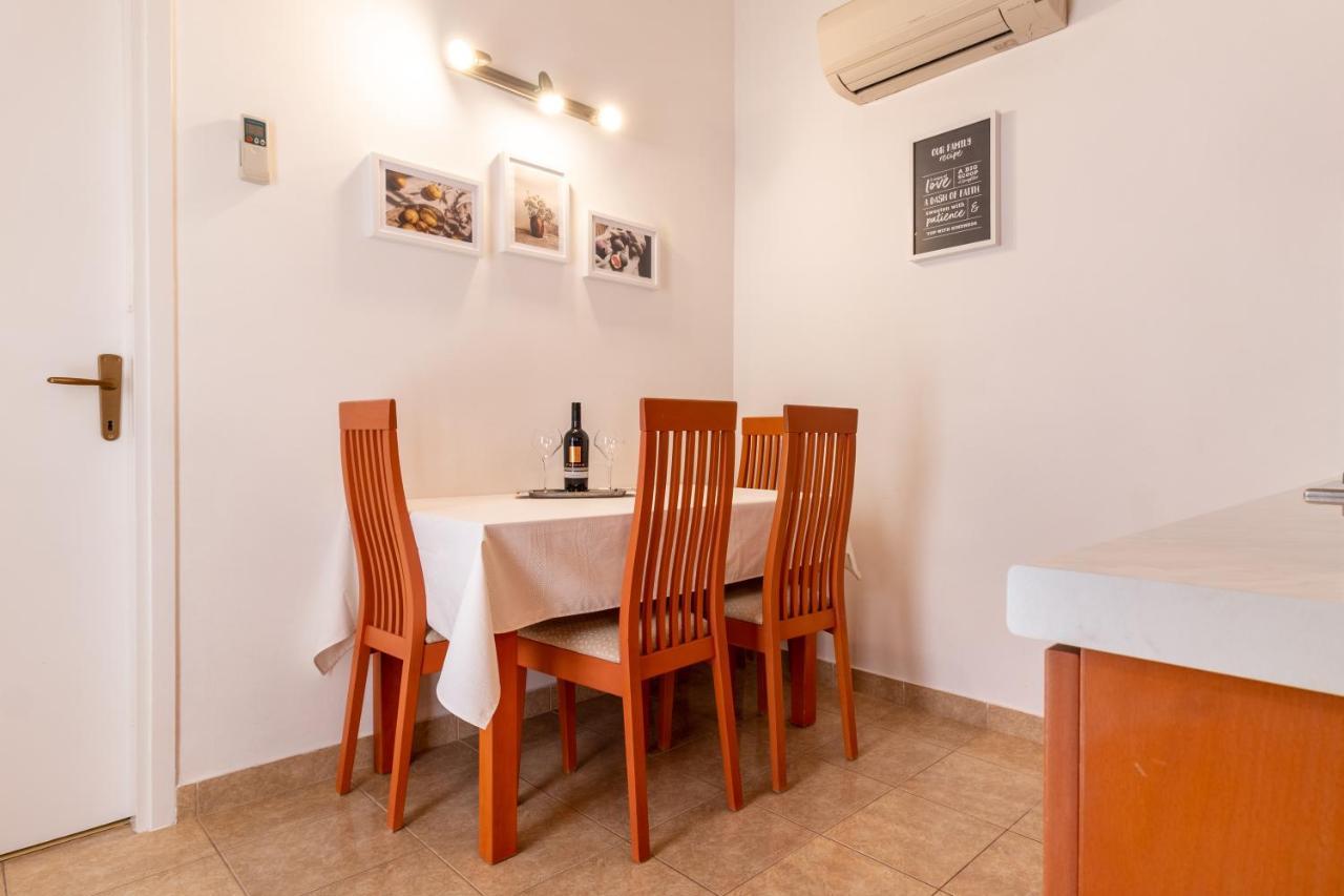 Sunny Beach Apartment Lavica ポドストラナ エクステリア 写真